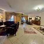 شقه فاخره بالقرب من سيتي ستارز بمدينه نصر