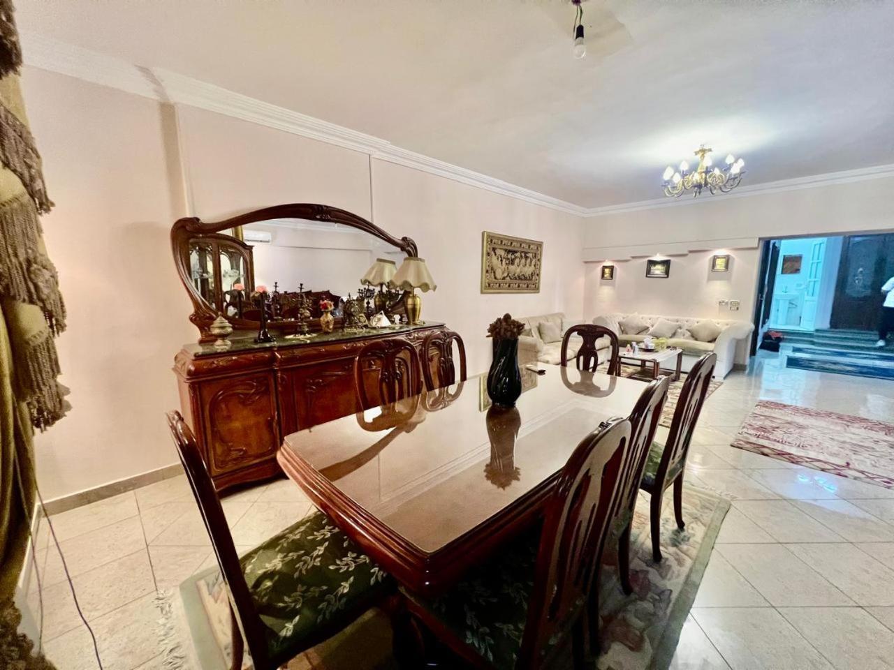 Apartment شقه فاخره بالقرب من سيتي ستارز بمدينه نصر